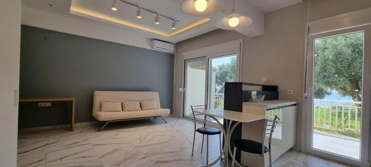 Eleni Seafront Apartment By Rentalspro Services-Nea Moudania Halkidiki Greece