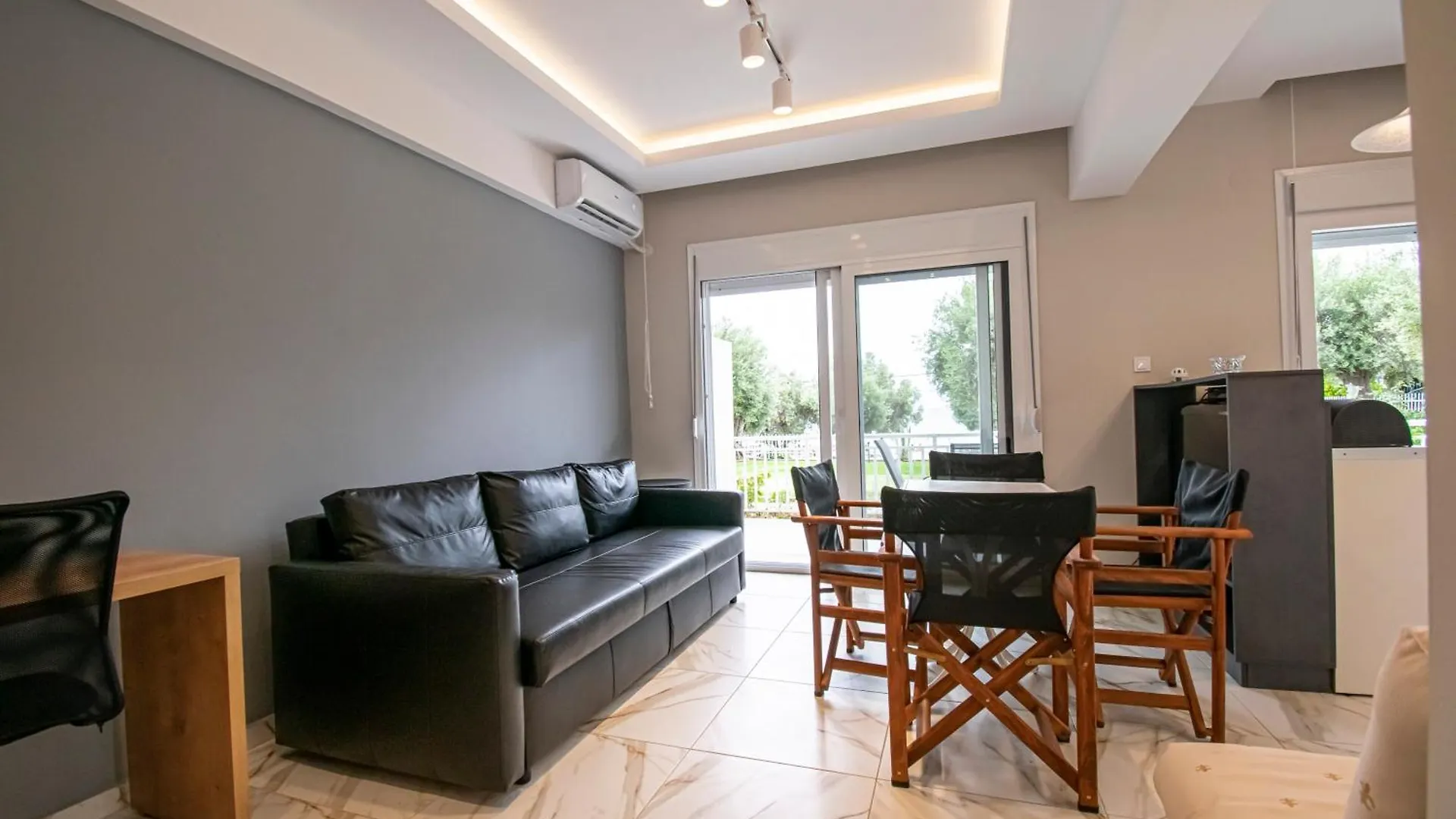 Eleni Seafront Apartment By Rentalspro Services-Nea Moudania Halkidiki 0*,  Greece