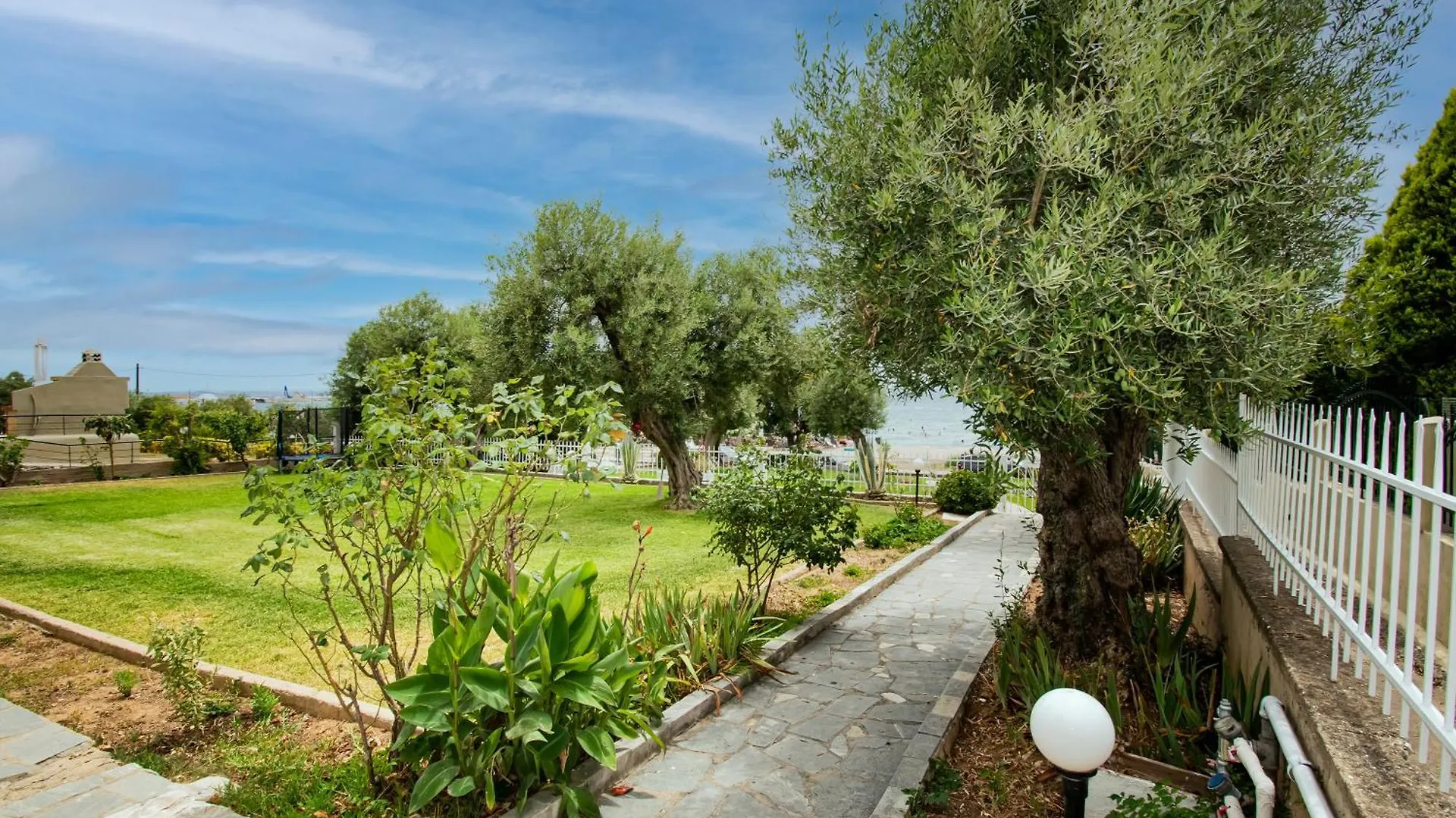 Eleni Seafront Apartment By Rentalspro Services-Nea Moudania Halkidiki