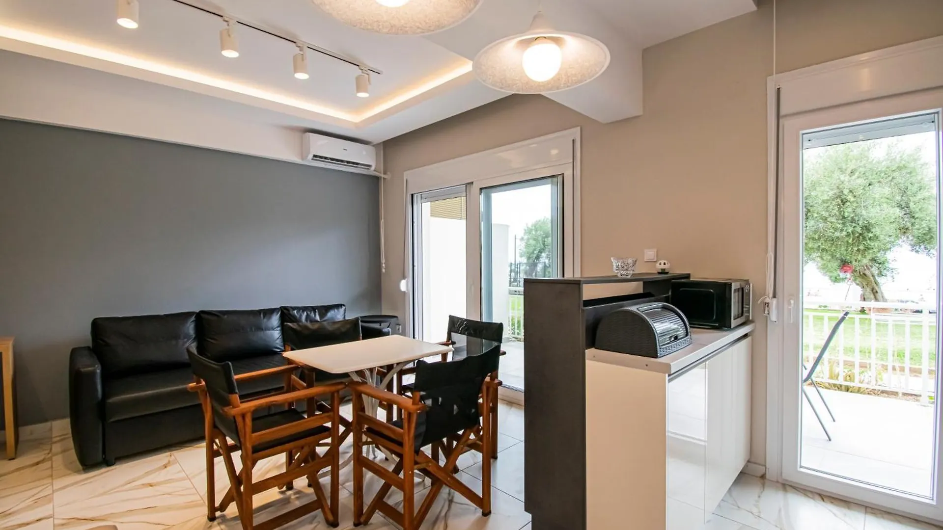 Eleni Seafront Apartment By Rentalspro Services-Nea Moudania Halkidiki