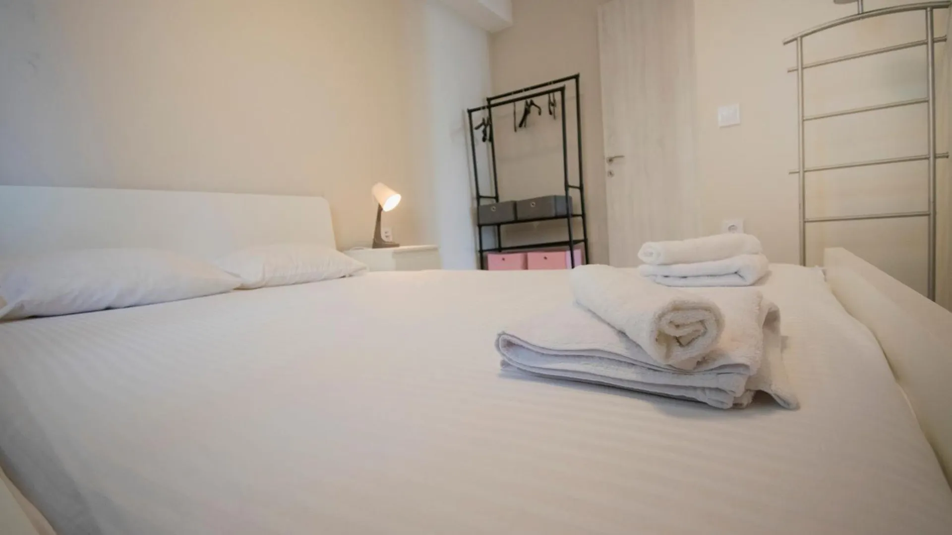 Eleni Seafront Apartment By Rentalspro Services-Nea Moudania Halkidiki 0*,  Greece