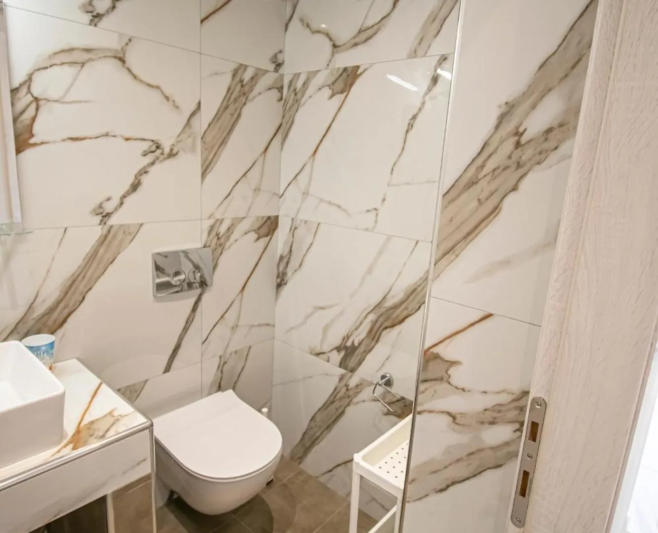 Eleni Seafront Apartment By Rentalspro Services-Nea Moudania Halkidiki