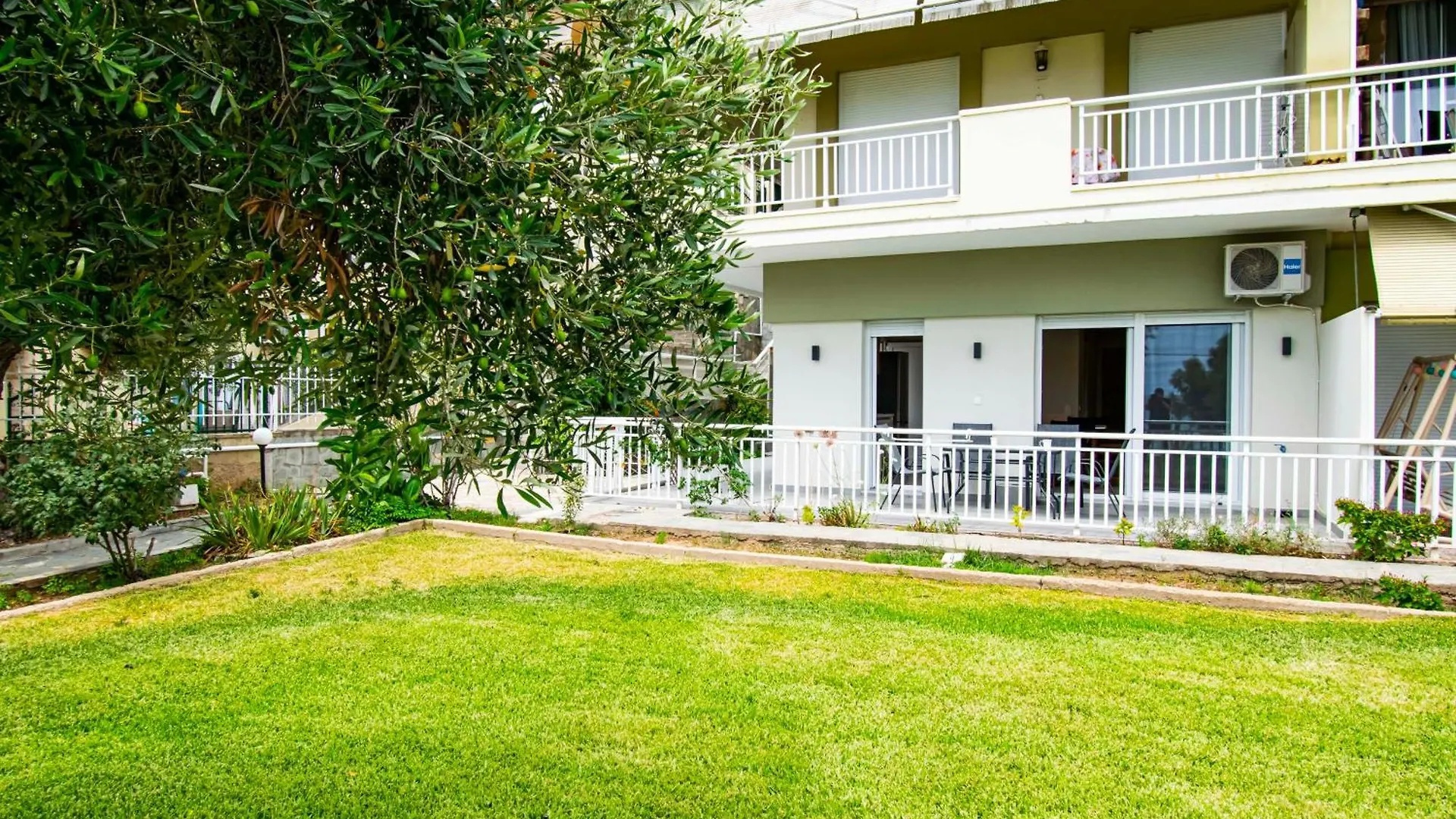 Eleni Seafront Apartment By Rentalspro Services-Nea Moudania Halkidiki