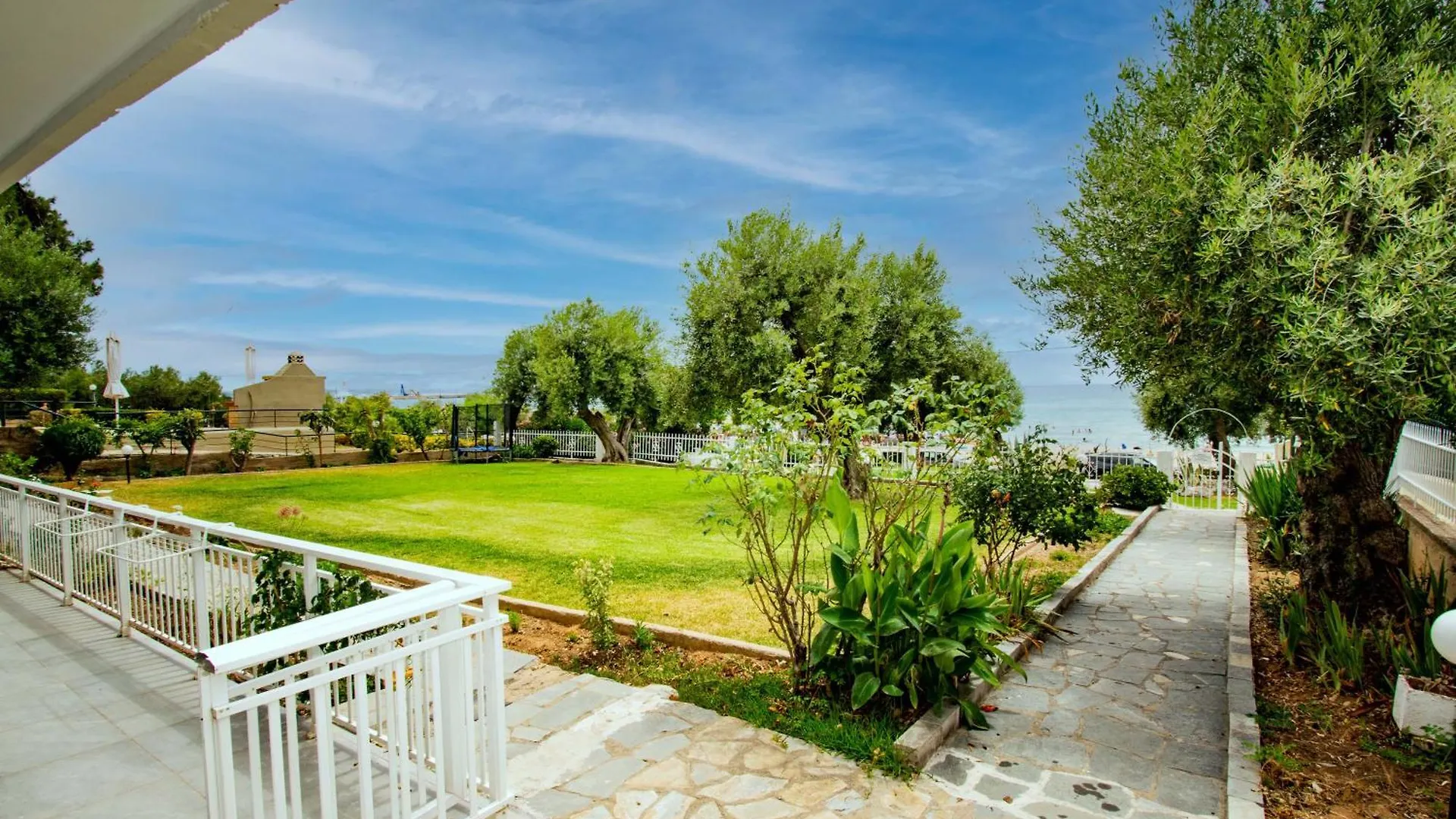 Eleni Seafront Apartment By Rentalspro Services-Nea Moudania Halkidiki